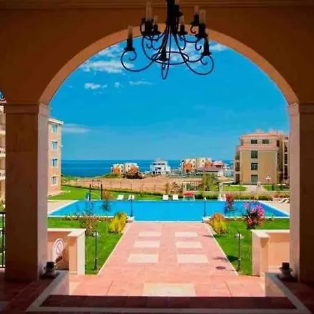 E32 Atia Chernomoretz Apartment *