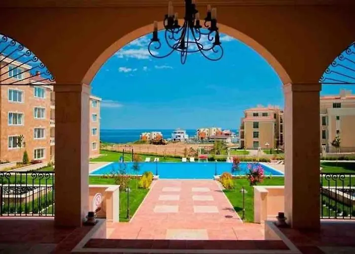 E32 Atia Chernomoretz Апартамент *